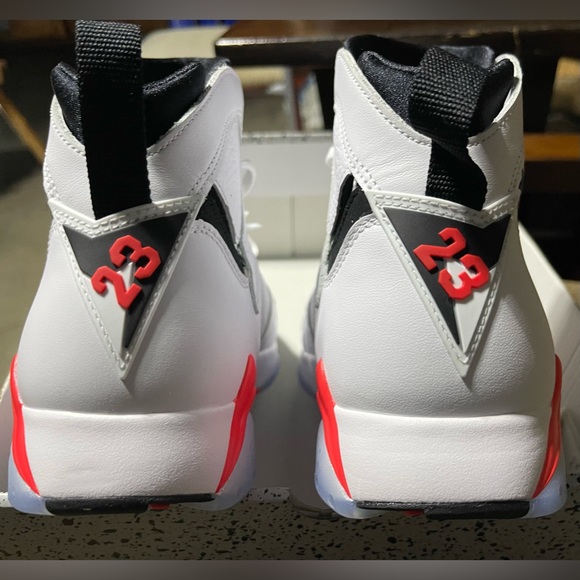Jordan 7 Retro “White Infrared” sneakers, New in DAMAGED box, M12 - Picture 9 of 11